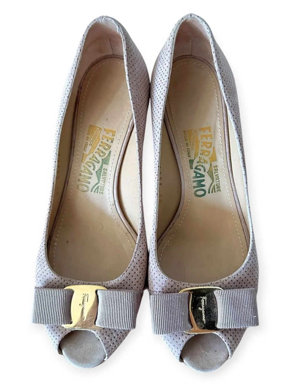 Salvatore Ferragamo Vara Bow Embossed Leather Wedge peep toe Pumps Cream US 6B